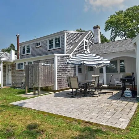 3 Min Walk To Beach Large Fenced Yard